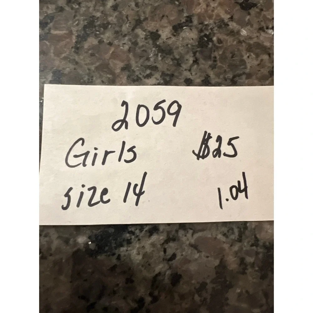Girls size 14 shorts‎ (2059)